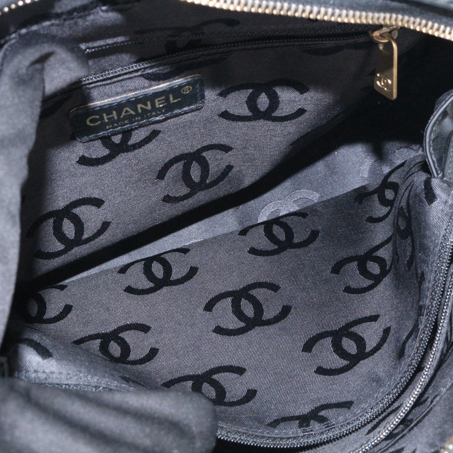CHANEL Black Quilted Nubuck Leather Tote Bag[Used]