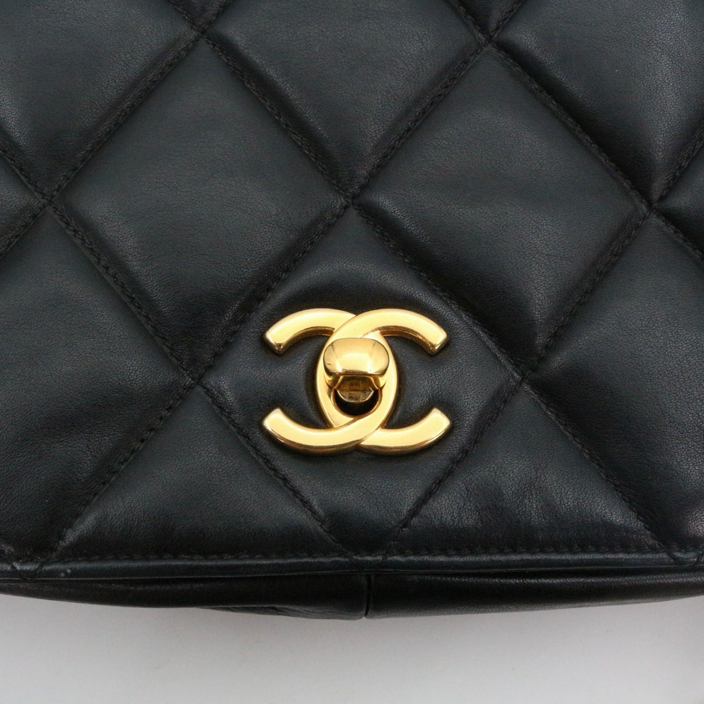 CHANEL Black Lambskin Quilted Large Flap Chain Shoulder Bag [Used]