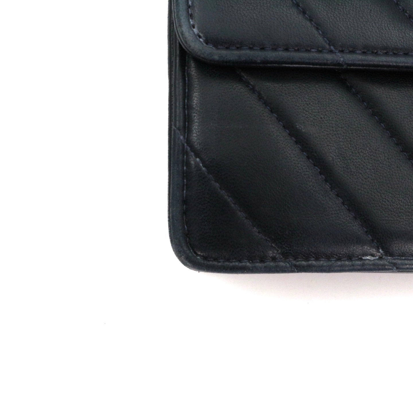 CHANEL Dark Navy Lambskin Chevron Chain Shoulder Bag with Gold Hardware [Used]
