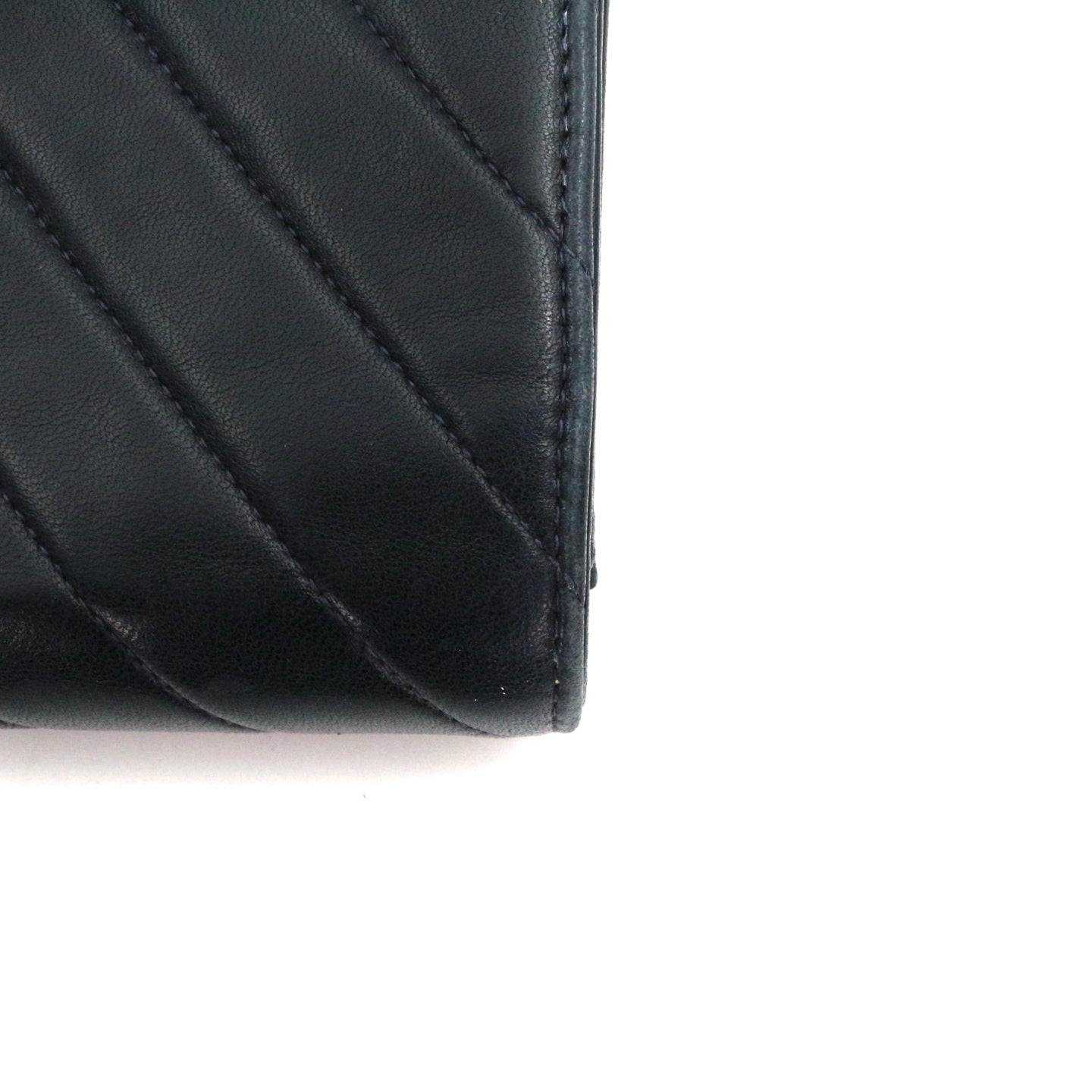 CHANEL Dark Navy Lambskin Chevron Chain Shoulder Bag with Gold Hardware [Used]