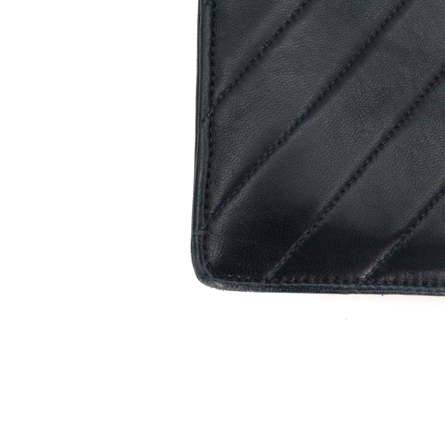 CHANEL Dark Navy Lambskin Chevron Chain Shoulder Bag with Gold Hardware [Used]