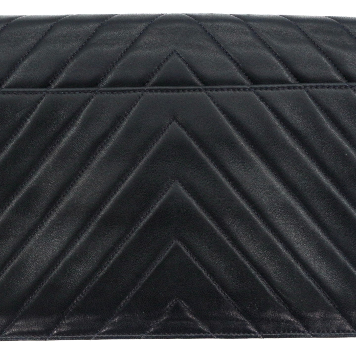 CHANEL Dark Navy Lambskin Chevron Chain Shoulder Bag with Gold Hardware [Used]