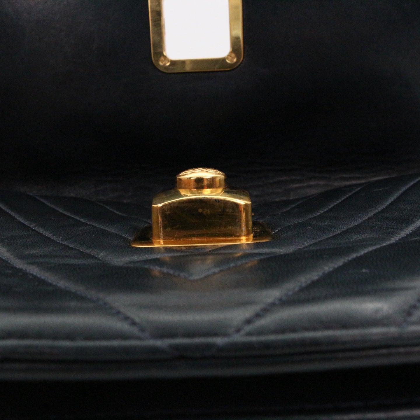 CHANEL Dark Navy Lambskin Chevron Chain Shoulder Bag with Gold Hardware [Used]