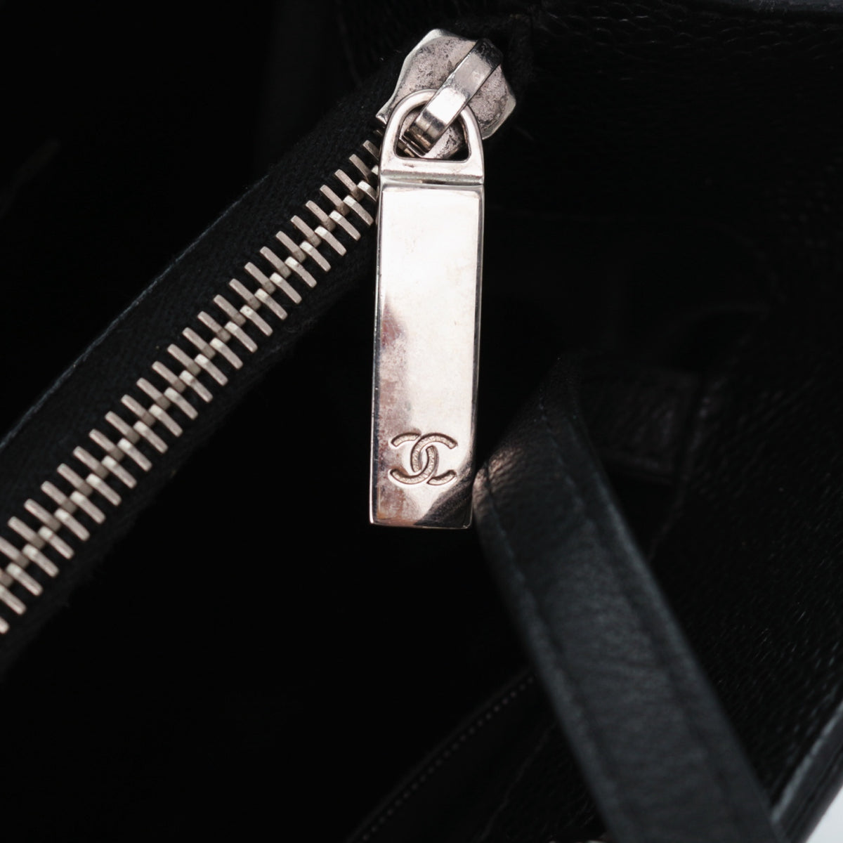 CHANEL Black Caviar GST Tote Bag Silver Hardware [Used]