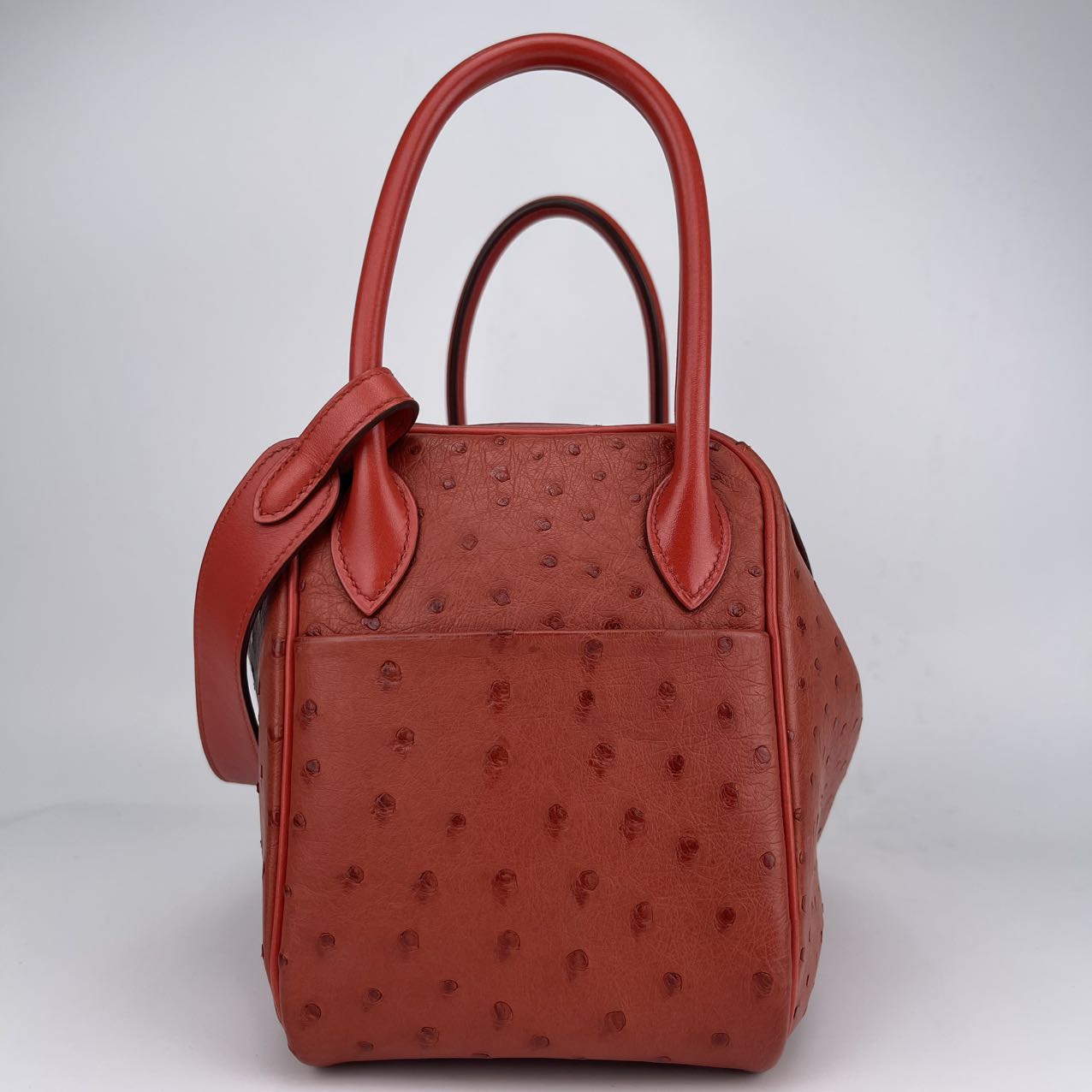 Hermès Lindy 26 Ostrich Leather Used]