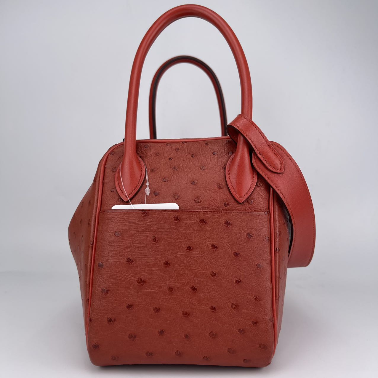 Hermès Lindy 26 Ostrich Leather Used]