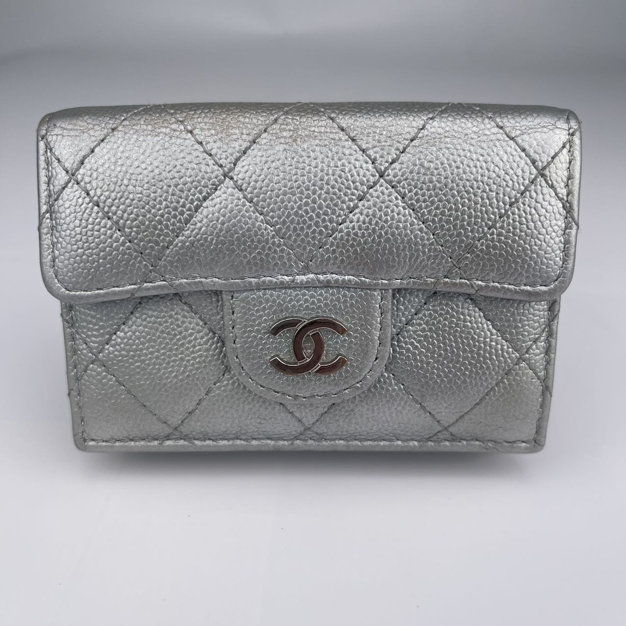 CHANEL GlitteredSilver Matelasse quilted caviar skin wallet card holder [Used]