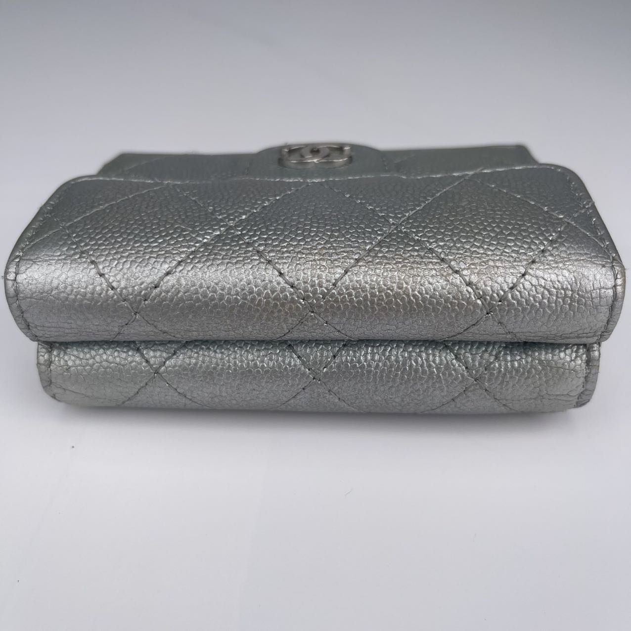 CHANEL GlitteredSilver Matelasse quilted caviar skin wallet card holder [Used]