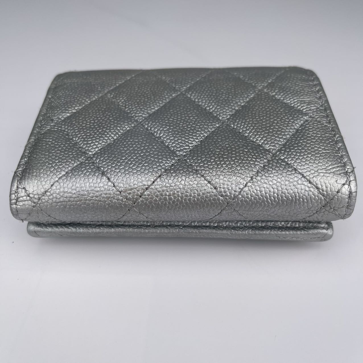 CHANEL GlitteredSilver Matelasse quilted caviar skin wallet card holder [Used]