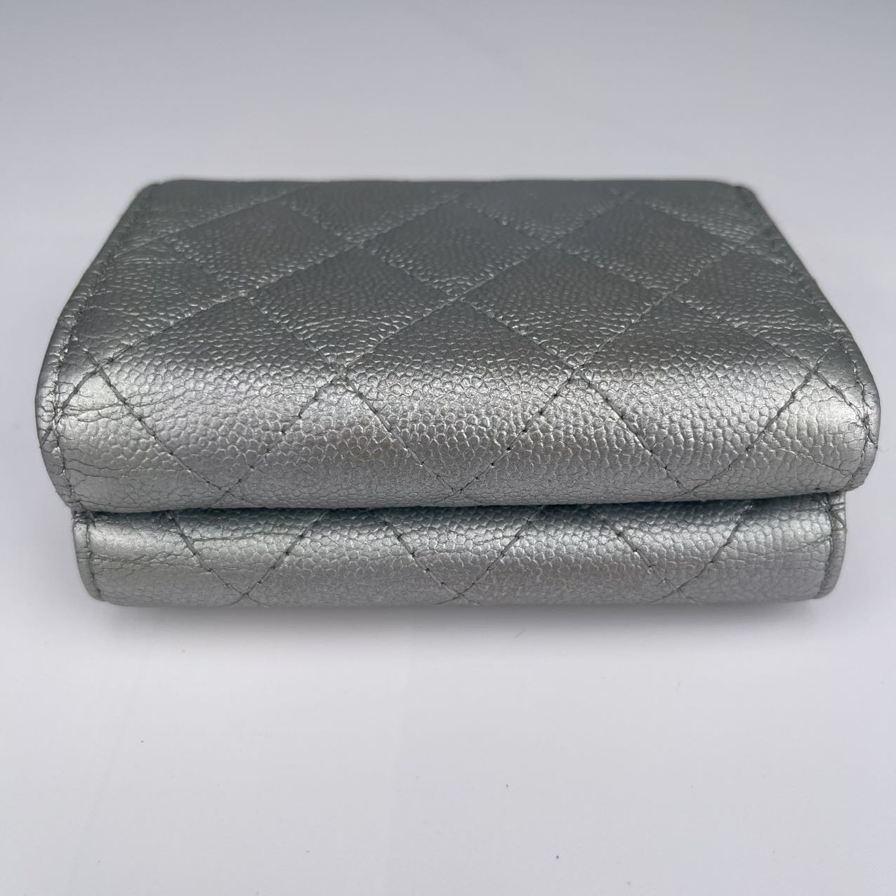 CHANEL GlitteredSilver Matelasse quilted caviar skin wallet card holder [Used]