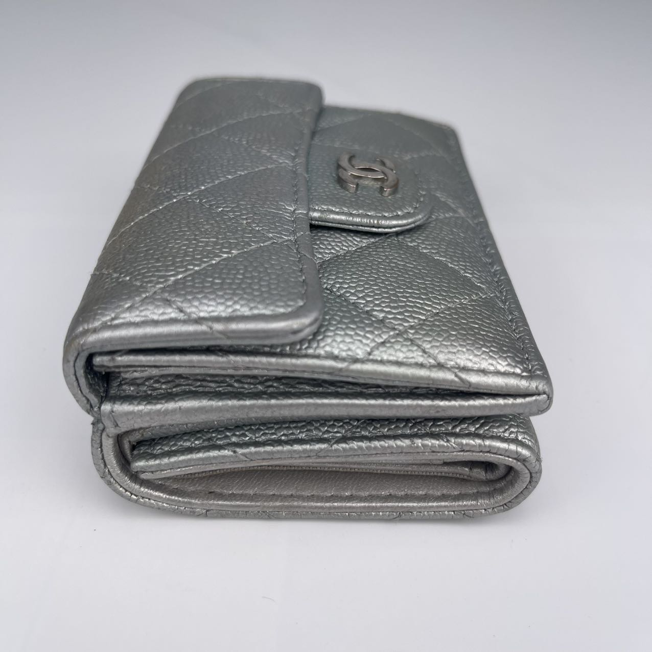 CHANEL GlitteredSilver Matelasse quilted caviar skin wallet card holder [Used]