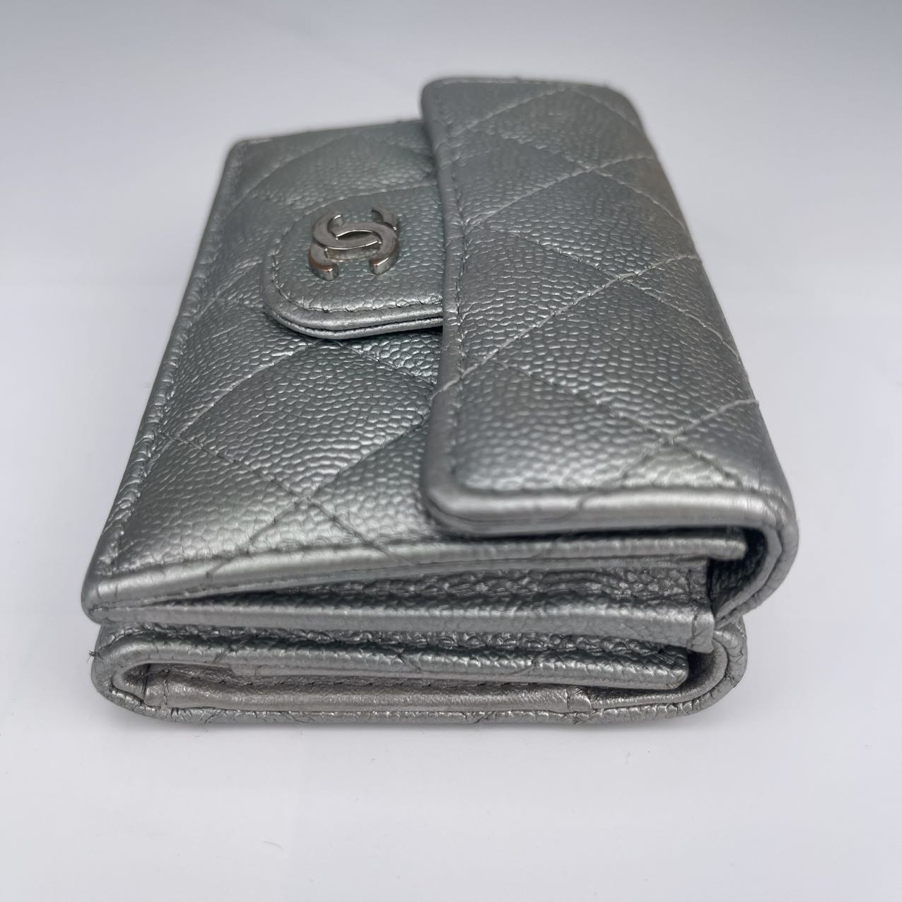 CHANEL GlitteredSilver Matelasse quilted caviar skin wallet card holder [Used]