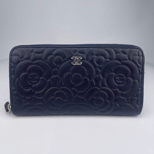 CHANEL dark blue lambskin camellia wallet [Used]