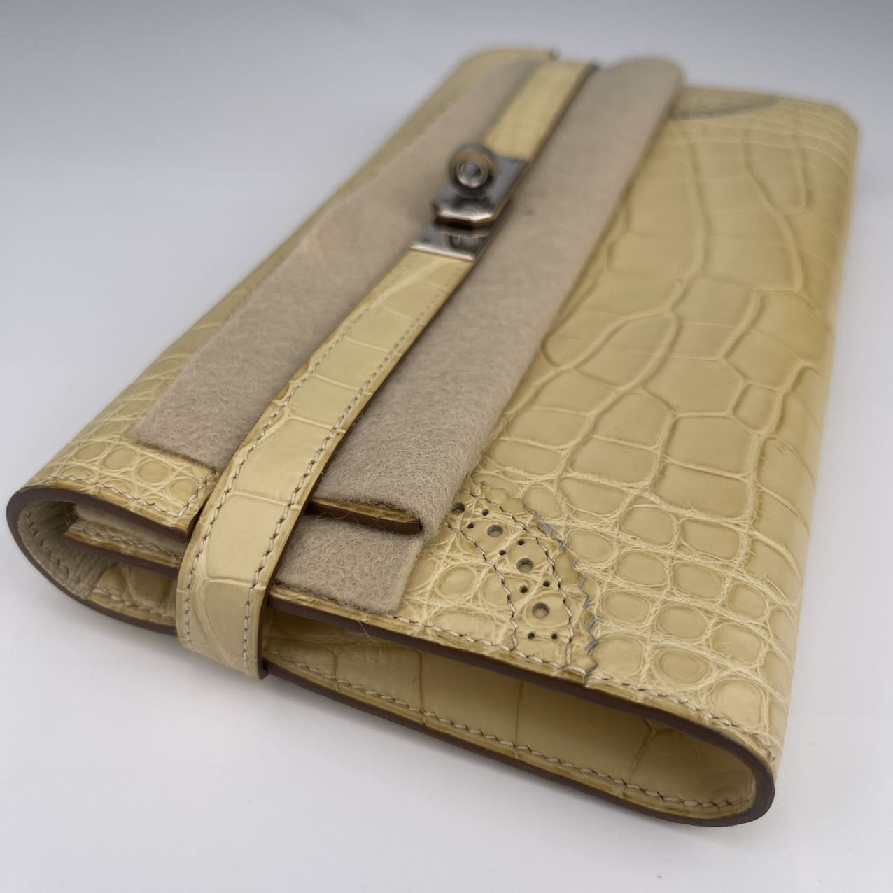 Hermès Vanilla Matte Crocodile Lace Edge Long Kelly Wallet Clutch[used]