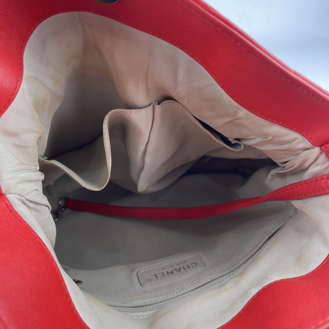 Chanel Red Calfskin Leather Edge Detail Multi-Chain Airport Bag[used]