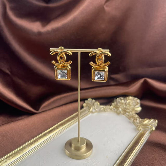 CHANEL Vintage Crystal Drop Clip-on Earrings[Used]