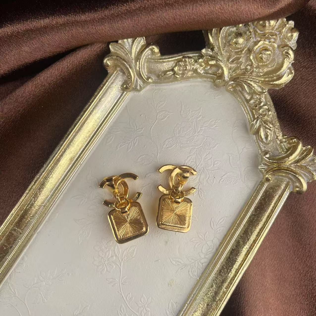 CHANEL Vintage Crystal Drop Clip-on Earrings[Used]