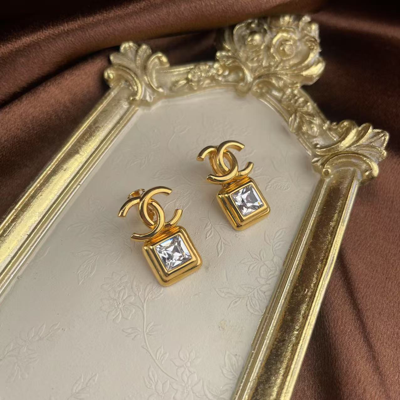 CHANEL Vintage Crystal Drop Clip-on Earrings[Used]