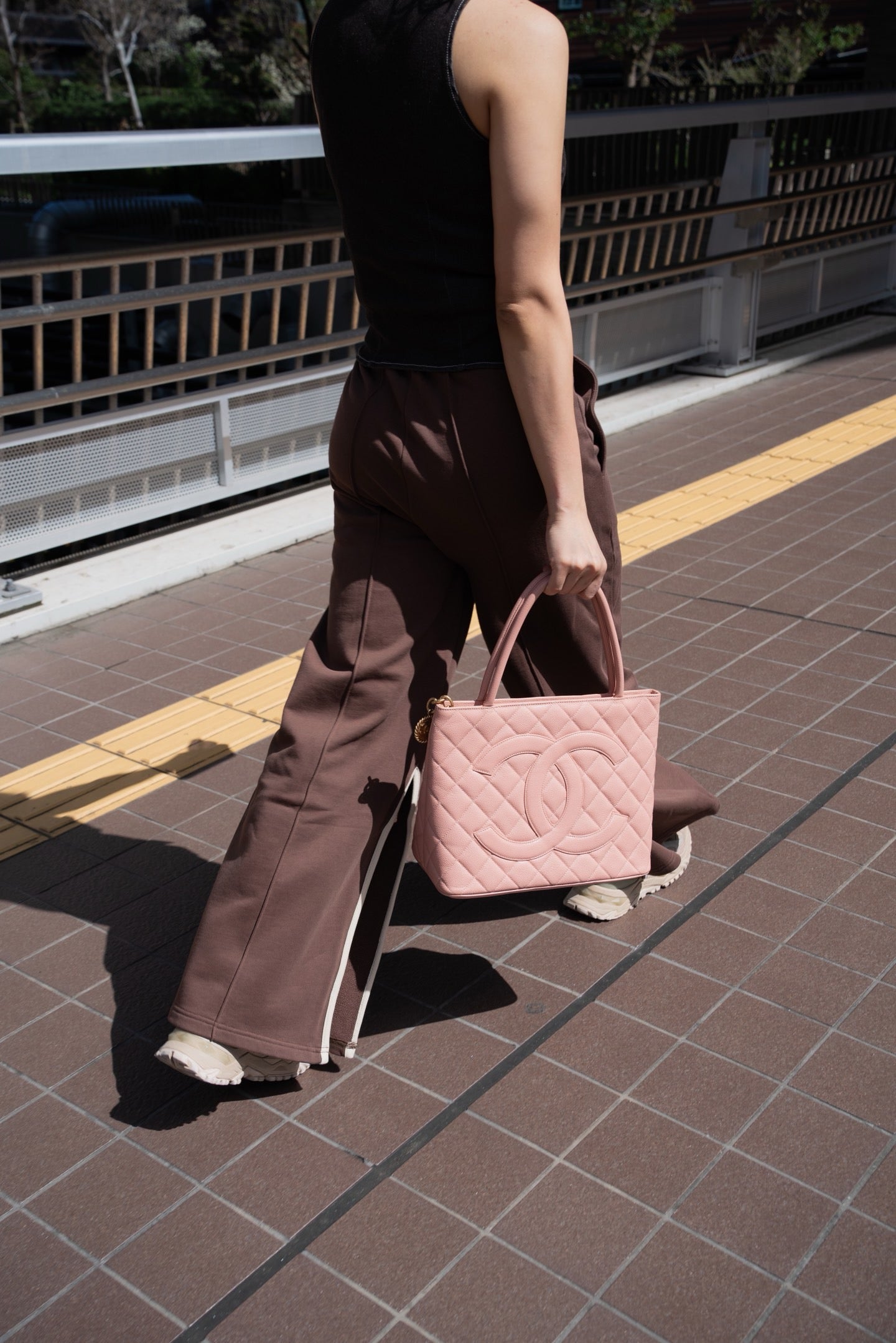 CHANEL Matelasse Pink Gold Coin Caviar Medallion Tote Handbag [Used]