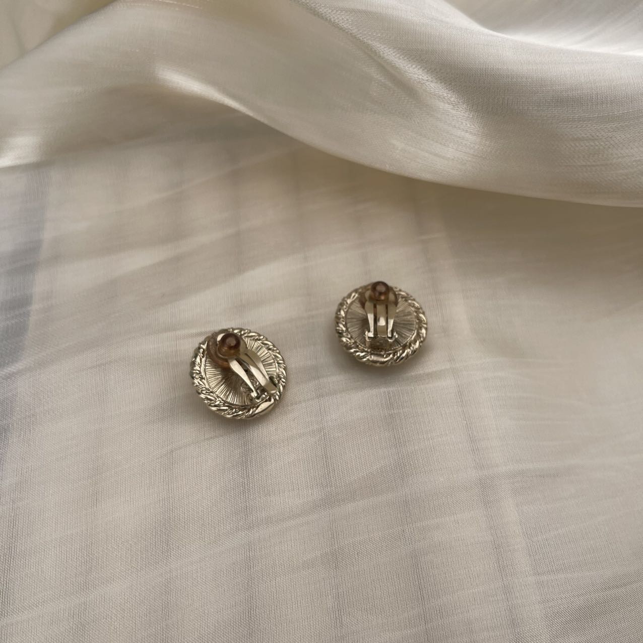 Chanel CC Signature Metal Clip-on Earring[Used]