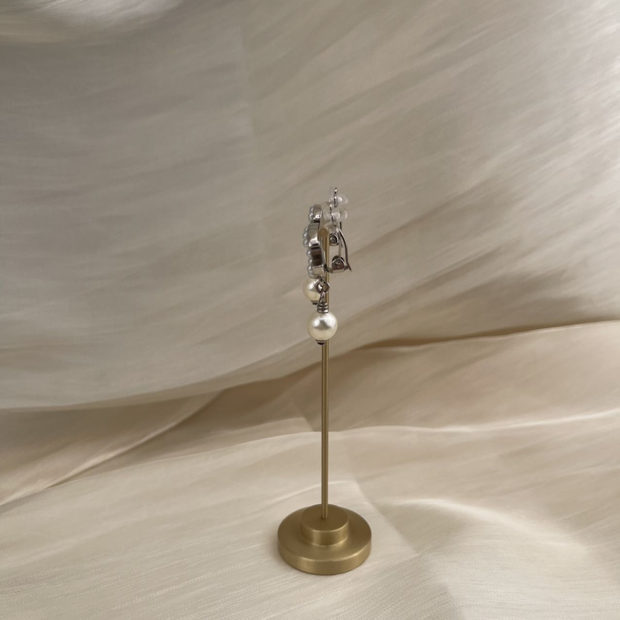 CHANEL Coco Mark Pearl Clip-On Earrings 08V – White Pearl[Used]