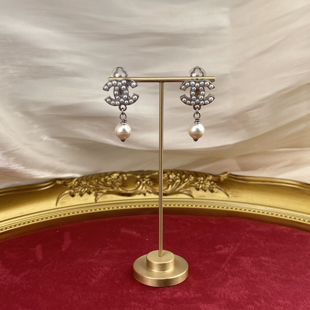 CHANEL Coco Mark Pearl Clip-On Earrings 08V – White Pearl[Used]