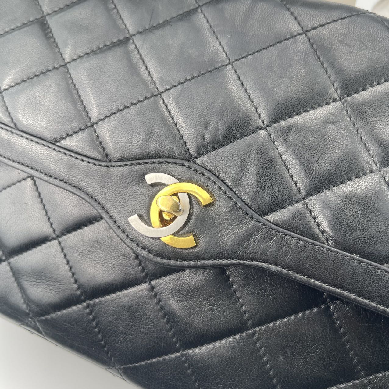 Chanel lambskin leather bag[Used]