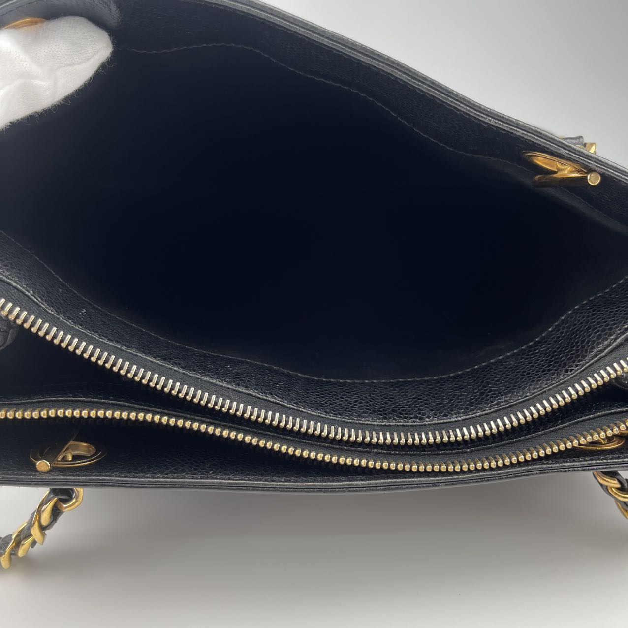 Chanel Black Caviar leather Shoulder Tote Bag [Used]