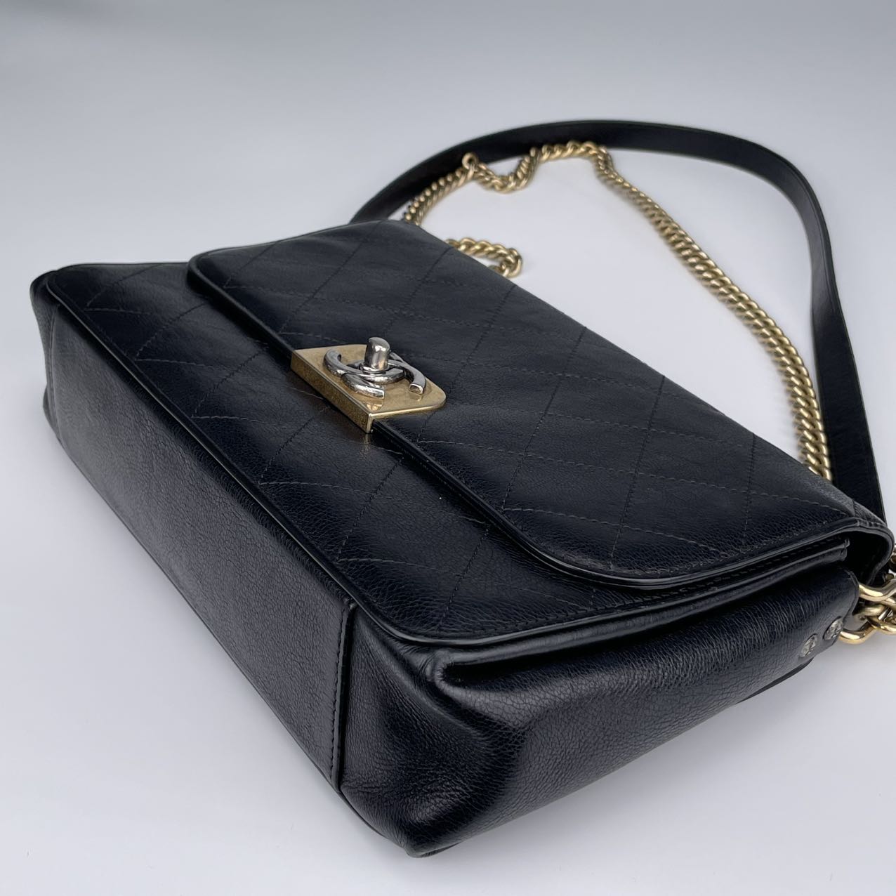 Chanel Turn-lock Flap Bag[Used]