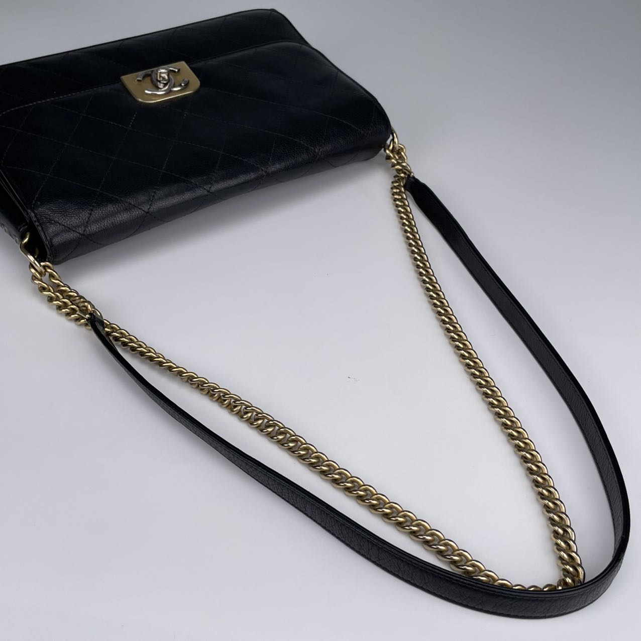 Chanel Turn-lock Flap Bag[Used]
