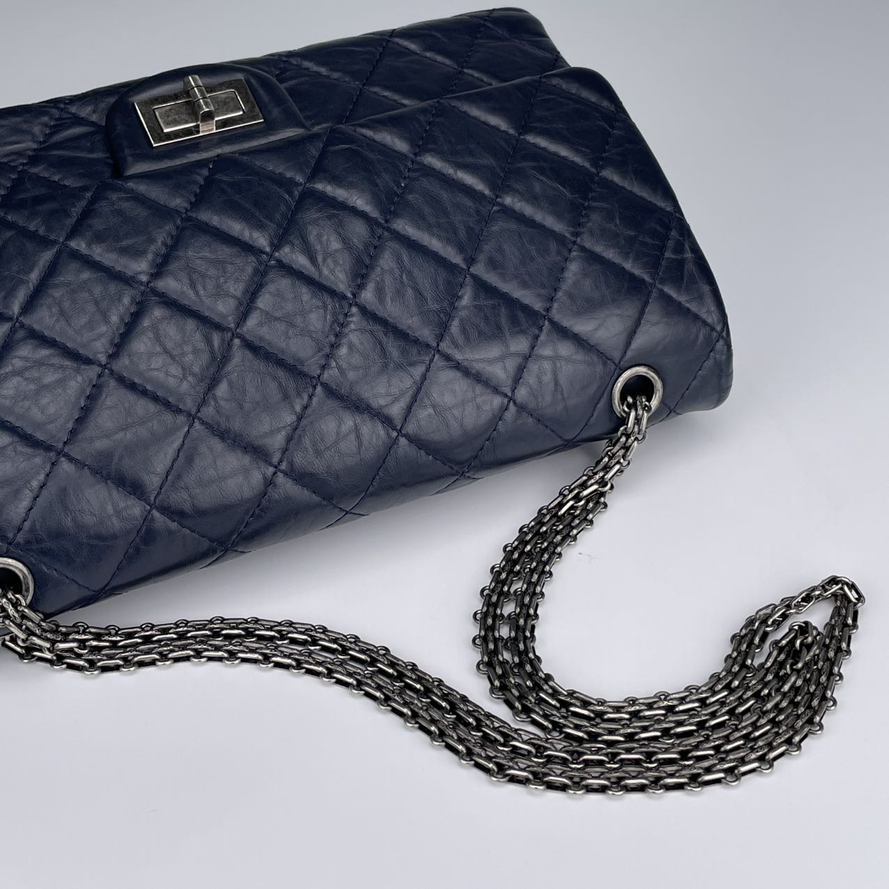 Chanel 2.55 Reissue Chain Shoulder Bag[Used]