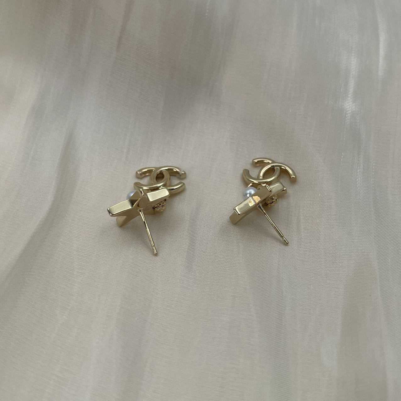 Chanel Rhinestone and Star Pearl CC Logo Drop Earrings [Used]