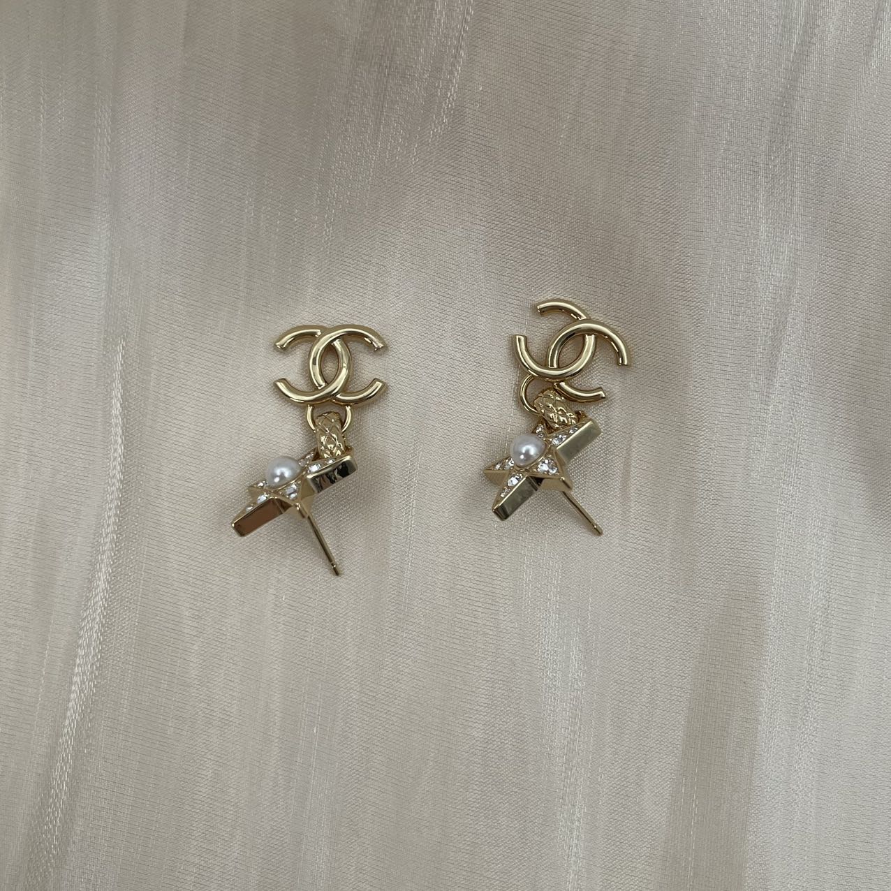 Chanel Rhinestone and Star Pearl CC Logo Drop Earrings [Used]