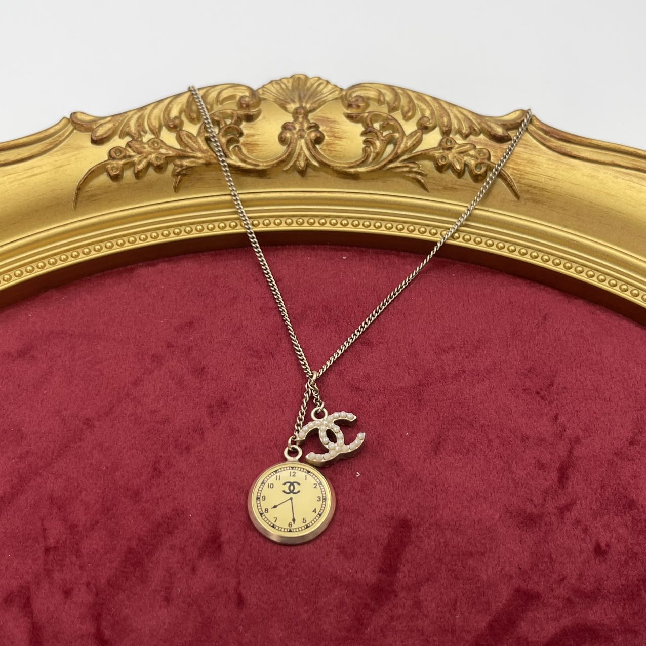 CHANEL Pearl Chain Necklace with CC Logo & Clock Motif Pendant [Used]