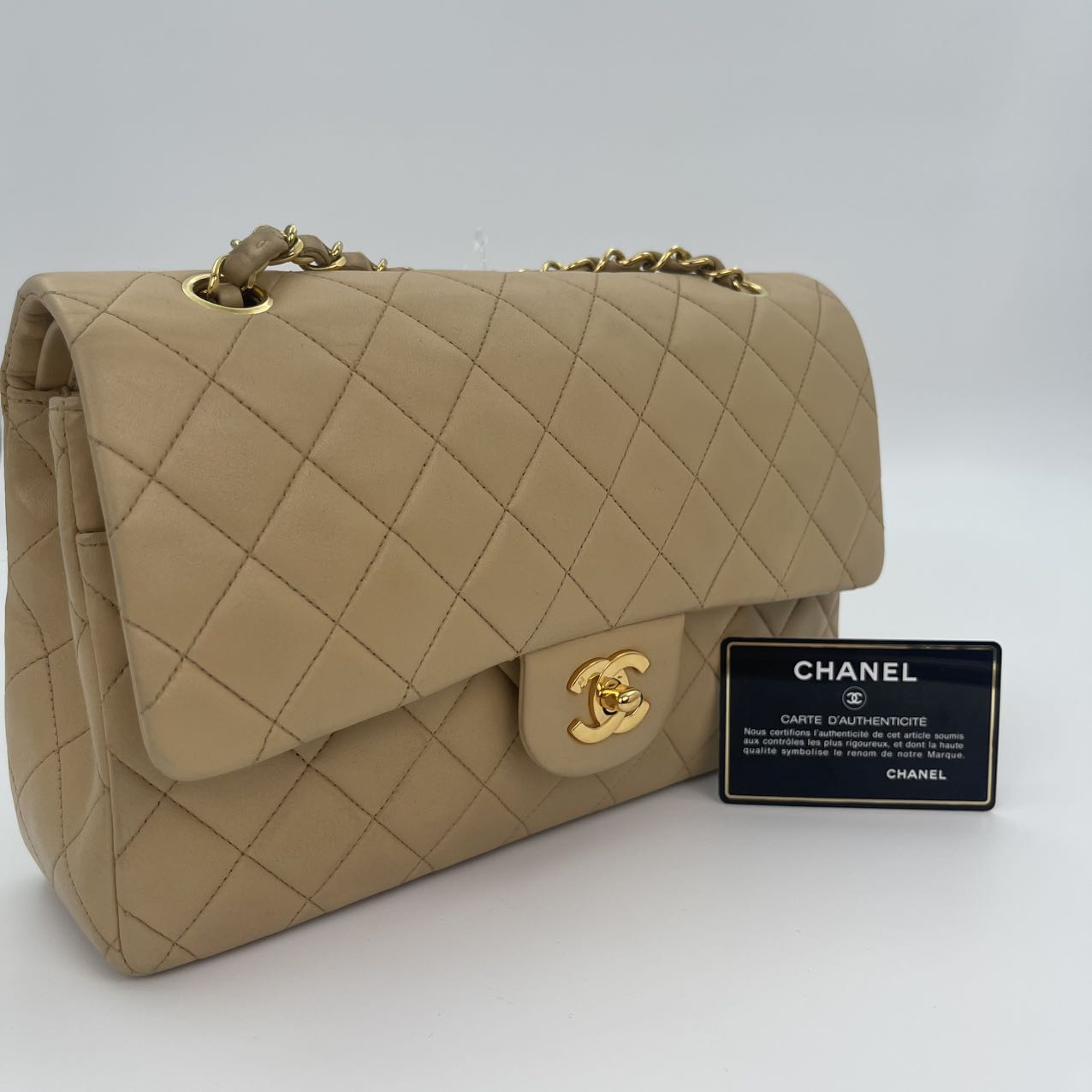 Classic Flap 25cm- Medium[Used]