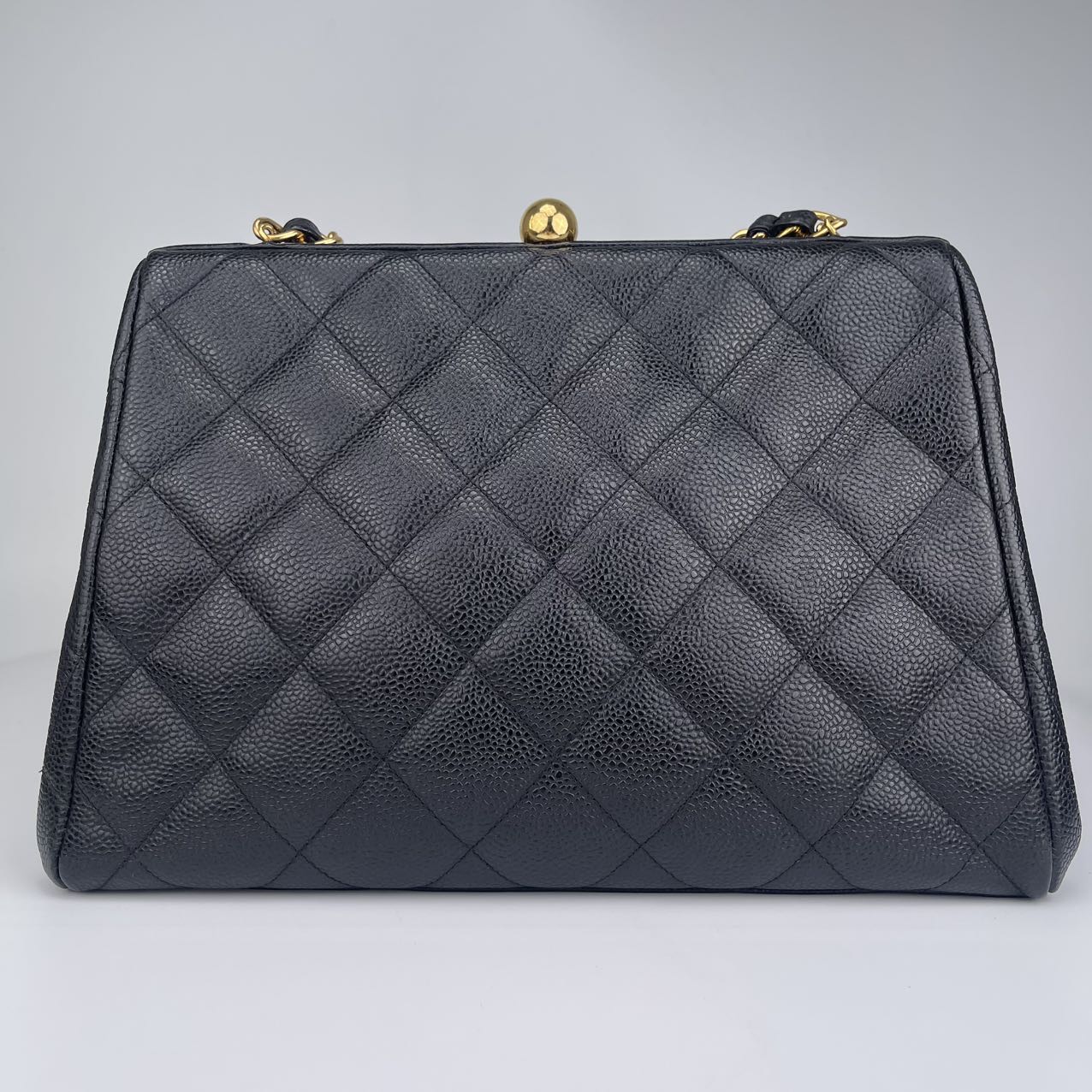 Chanel black and gold pebbled cowhide tote[Used]