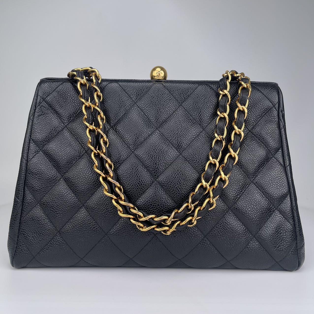 Chanel black and gold pebbled cowhide tote[Used]