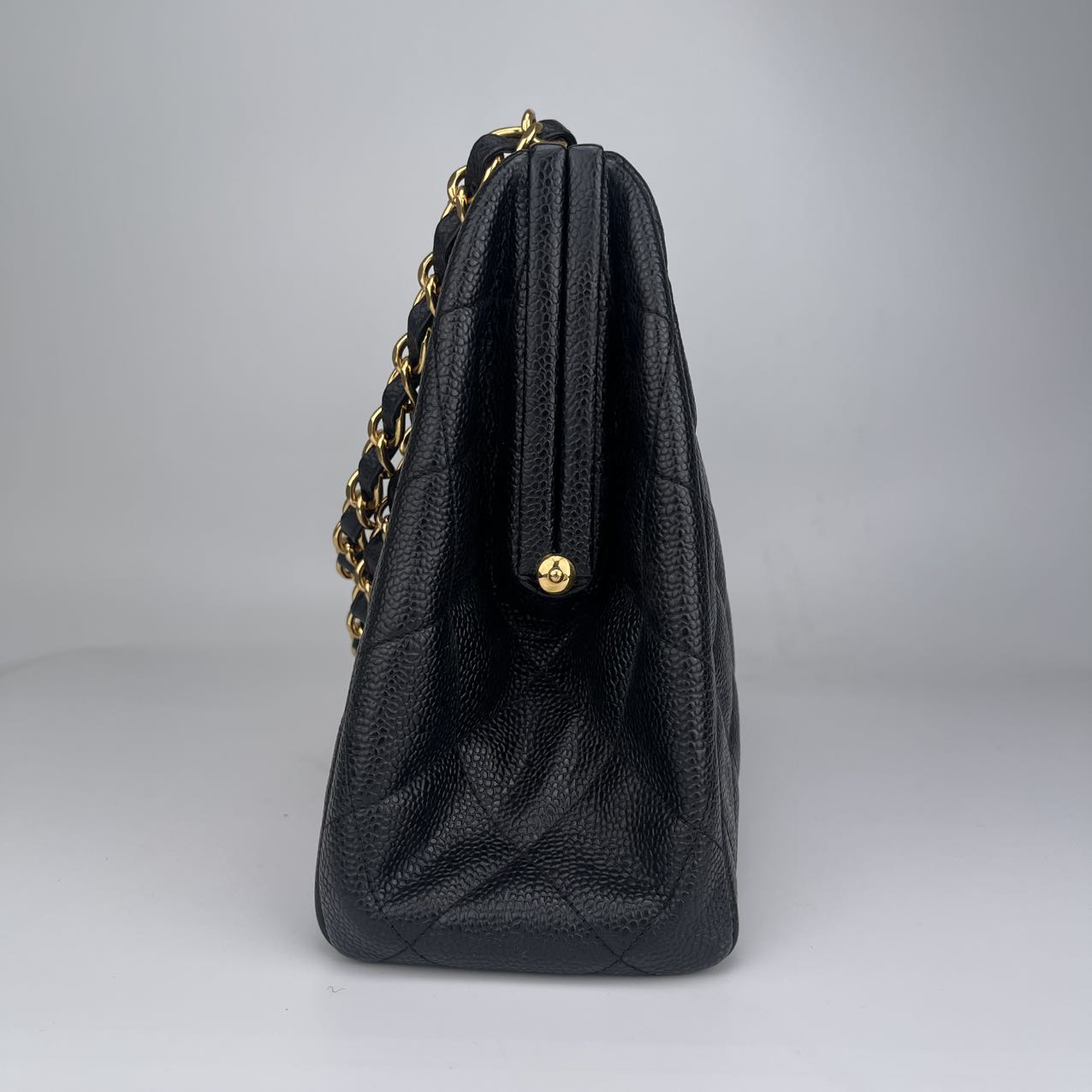 Chanel black and gold pebbled cowhide tote[Used]