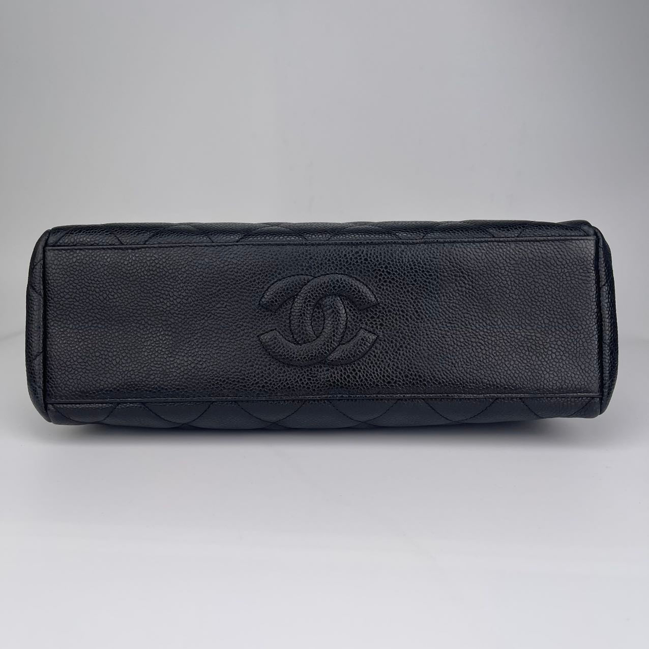 Chanel black and gold pebbled cowhide tote[Used]