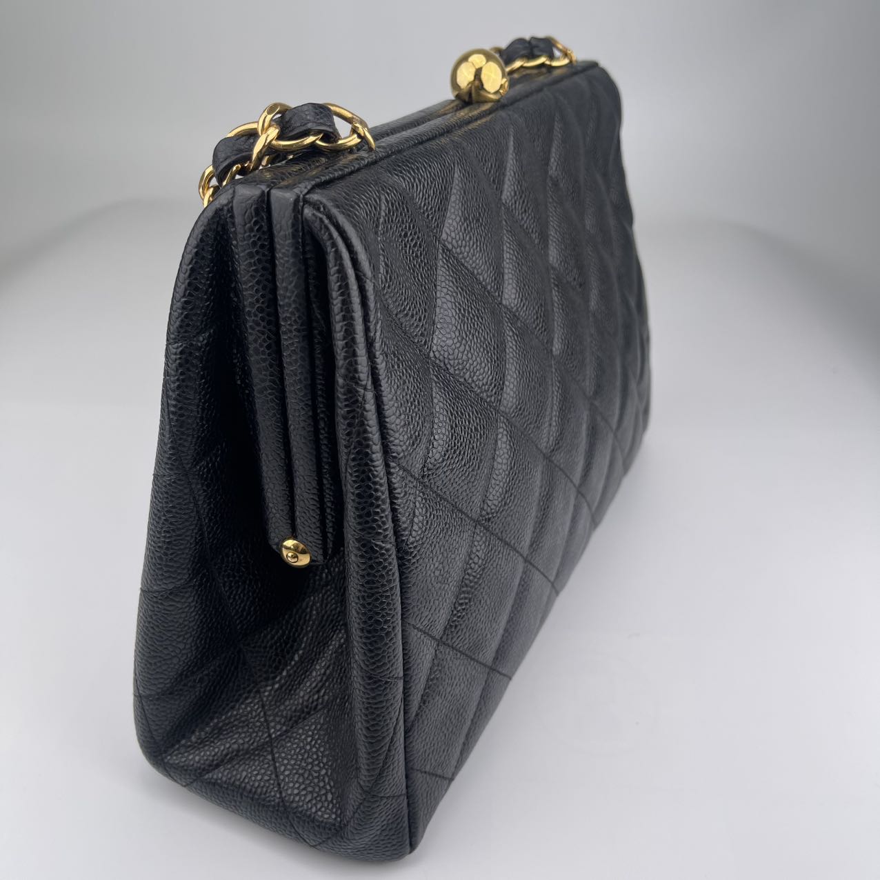 Chanel black and gold pebbled cowhide tote[Used]