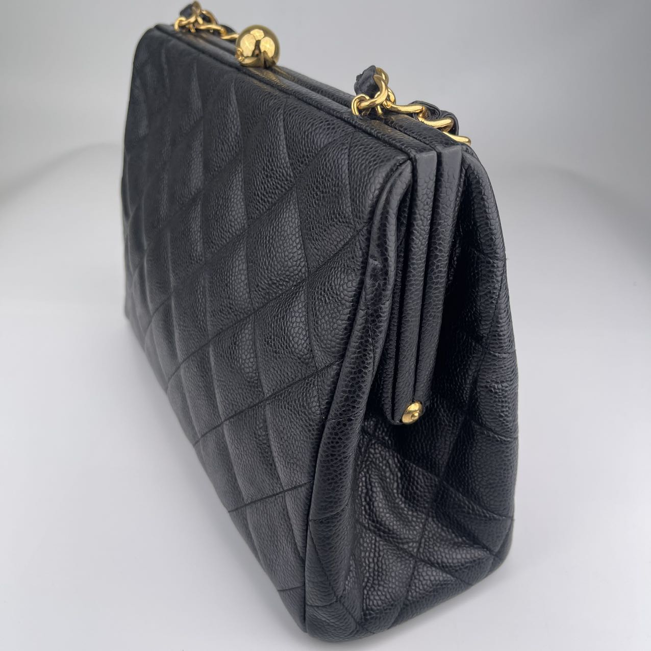 Chanel black and gold pebbled cowhide tote[Used]