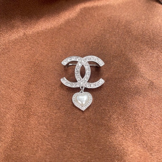 Chanel Coco Mark Heart Brooch with Rhinestones & Pearls – Silver [Used]