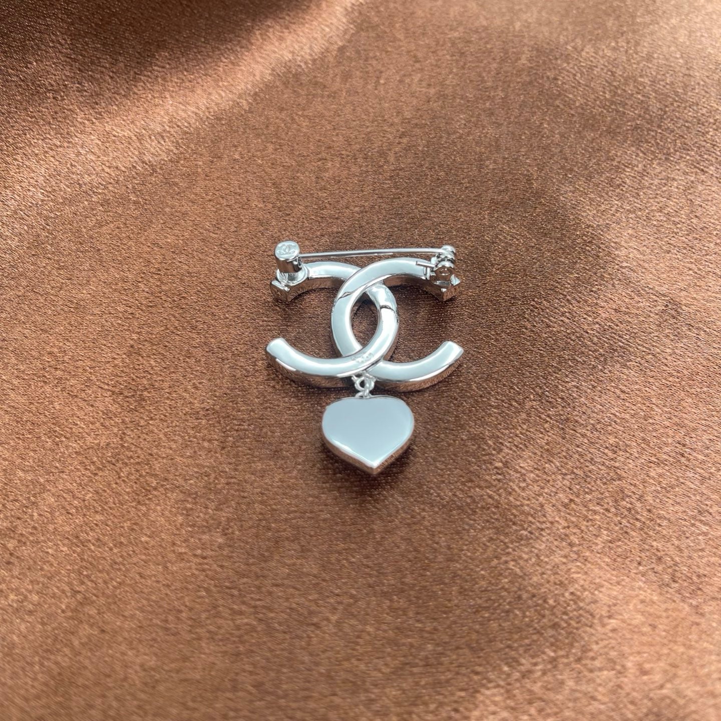Chanel Coco Mark Heart Brooch with Rhinestones & Pearls – Silver [Used]