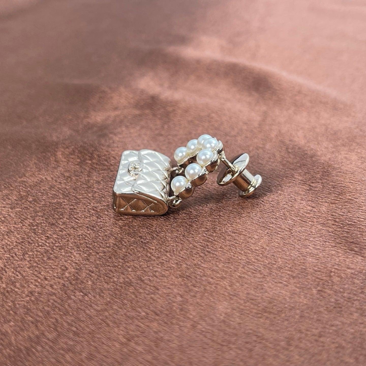 Chanel Coco Mark Matelassé Pearl Brooch – Gold [Used]