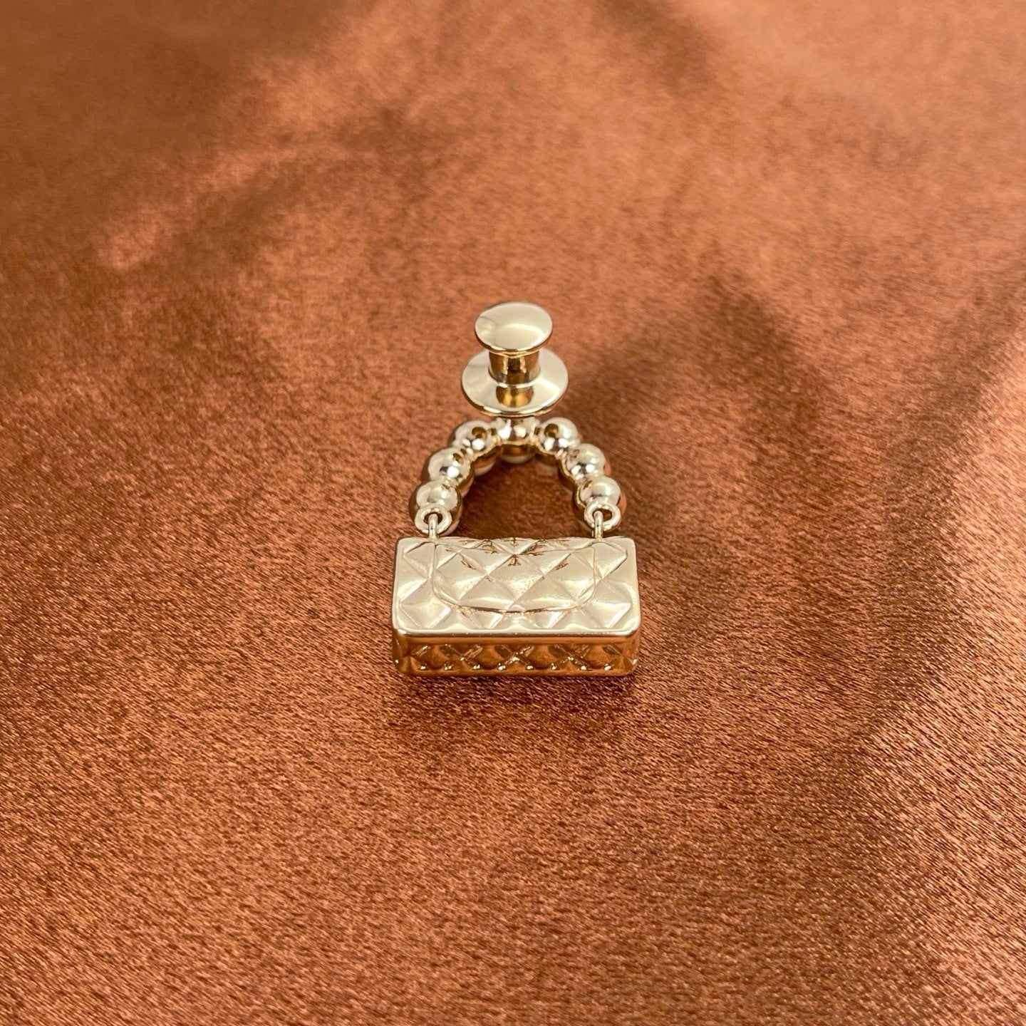 Chanel Coco Mark Matelassé Pearl Brooch – Gold [Used]