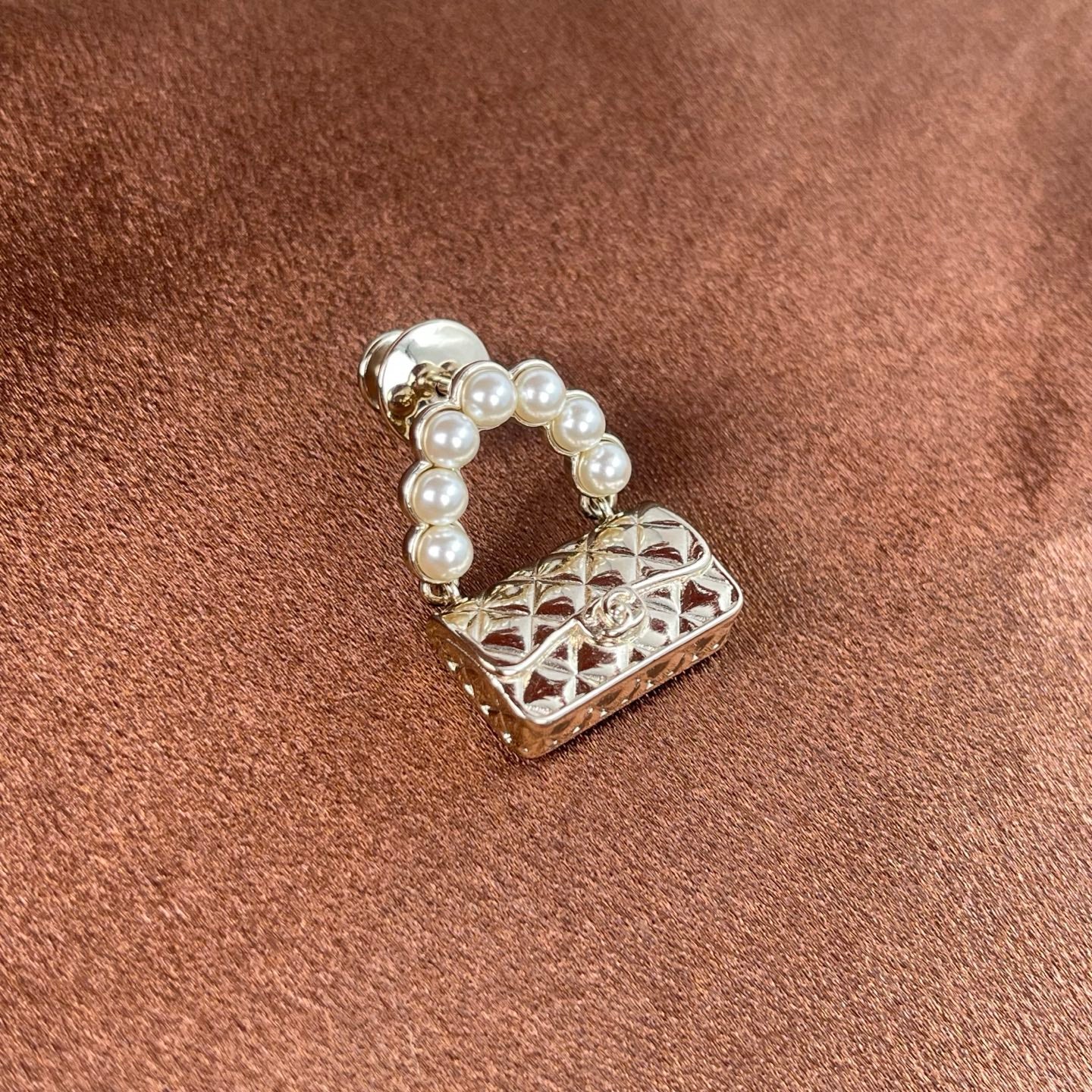 Chanel Coco Mark Matelassé Pearl Brooch – Gold [Used]
