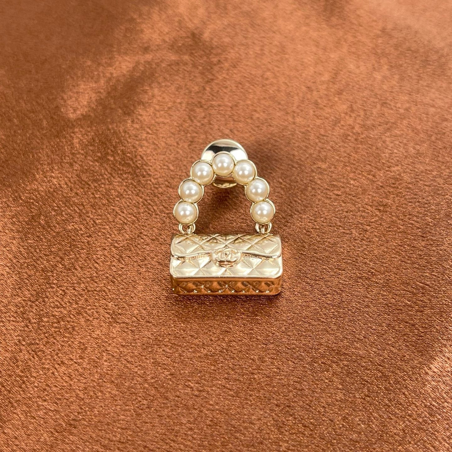 Chanel Coco Mark Matelassé Pearl Brooch – Gold [Used]