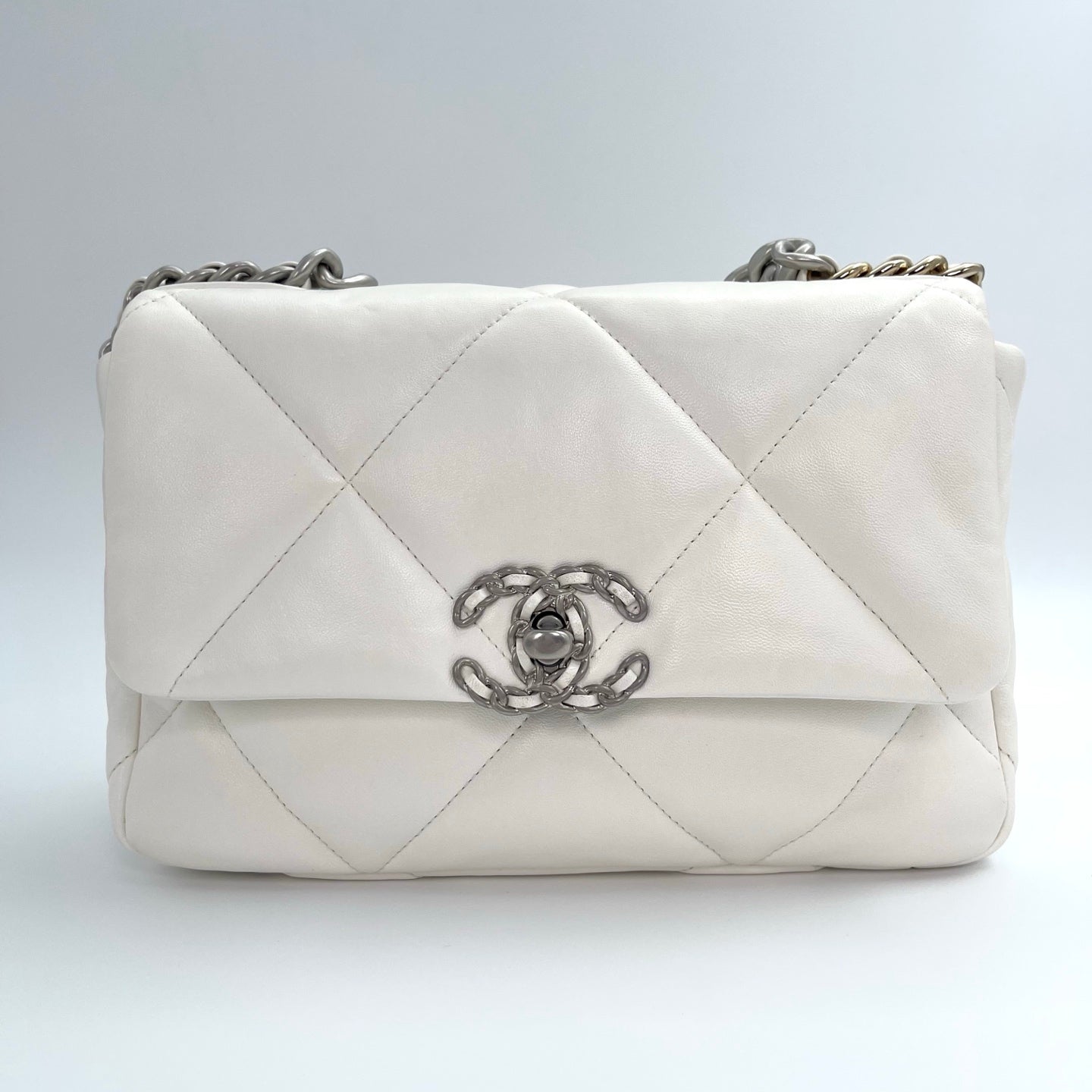 Chanel White Lambskin 19 Line Shoulder Bag [Used]
