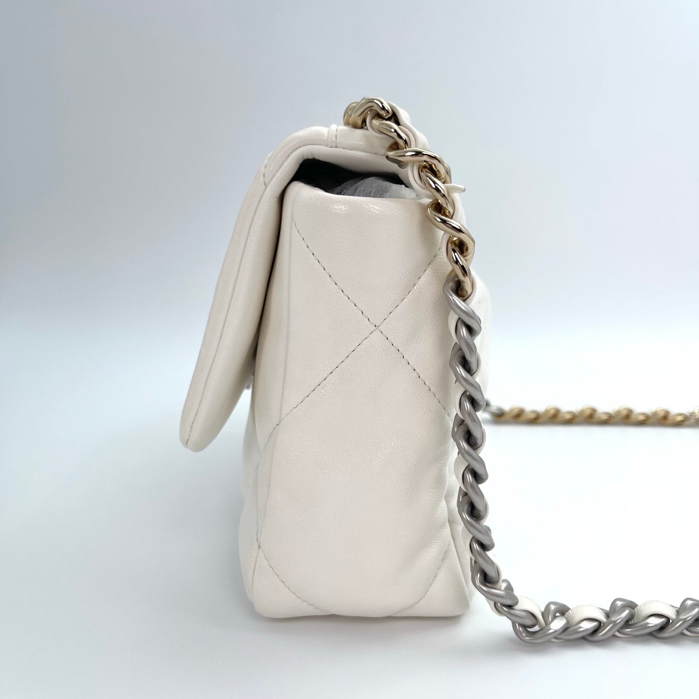 Chanel White Lambskin 19 Line Shoulder Bag [Used]