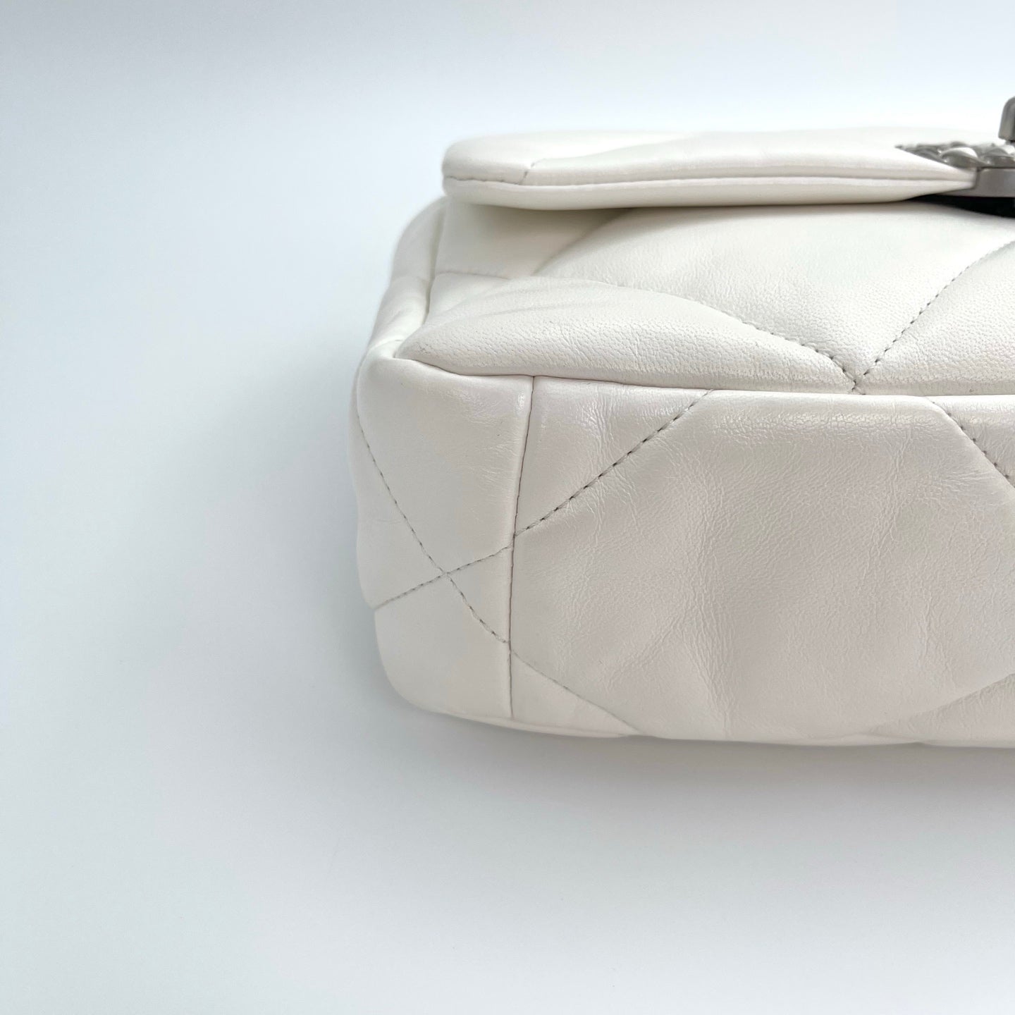 Chanel White Lambskin 19 Line Shoulder Bag [Used]